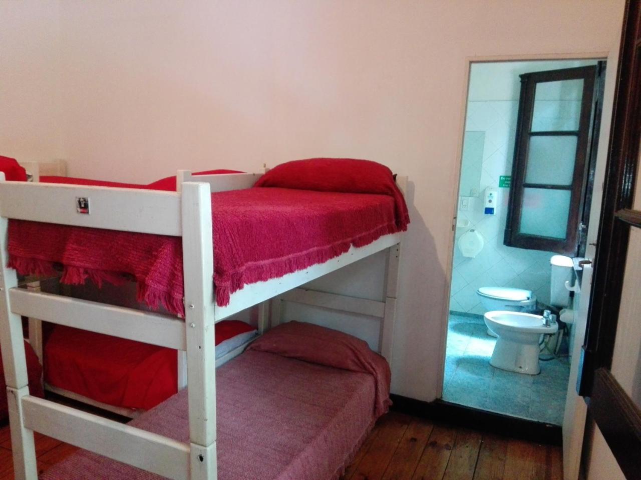 Barhouse Hostal *